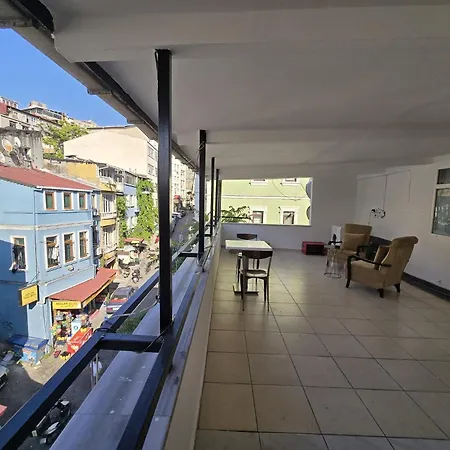 Apartment Taksim Family House *